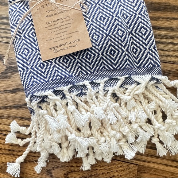 Deerlux 100% Cotton Turkish Hand Towels, Set of 2 18" x 40" Diamond Peshtemal - Picture 6 of 7